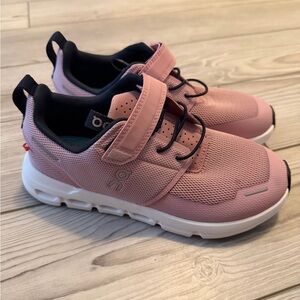ON Kids Sneakers in Pink and Black